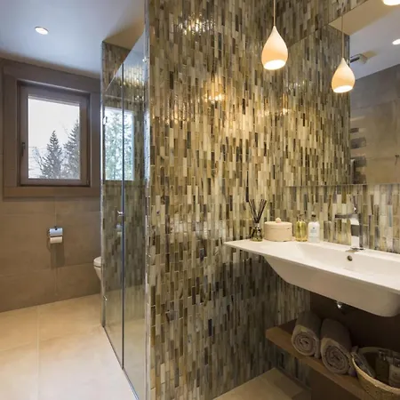 Chalet Lech: A Refined Hideaway For Nature *